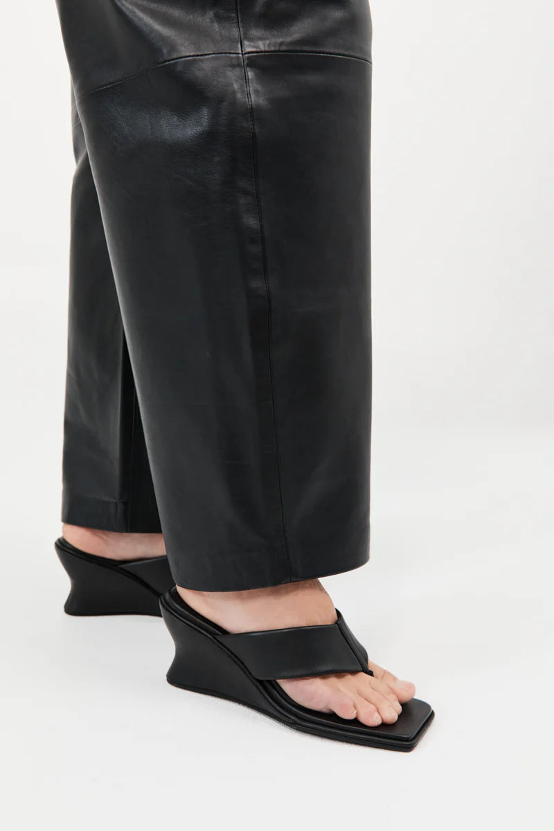 Soft Thong Contour Wedge - Black
