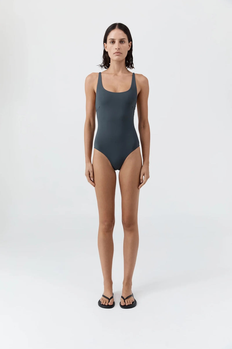 Slim Scoop One Piece - Graphite