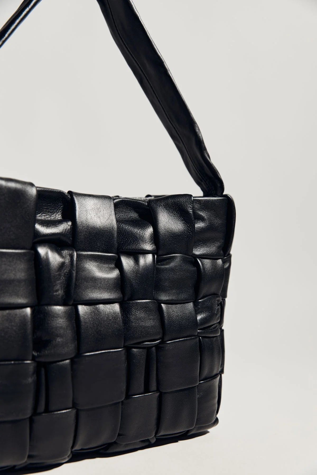NEIGHBORHOODXTHOR . MINI TOTES BLACK 新品 NEIGHBORHOOD - NH X THOR . MINI TOTES | HBX - Globally