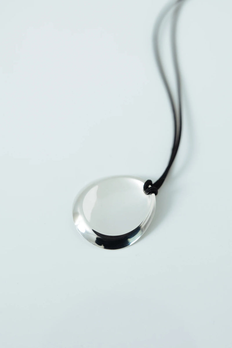 Concave Pendant Necklace - Silver